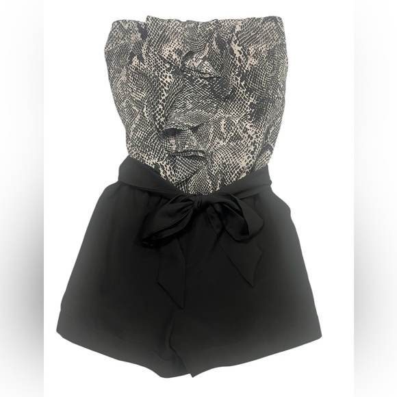 EUC Express Strapless Romper Size XS - Picture 1 of 8